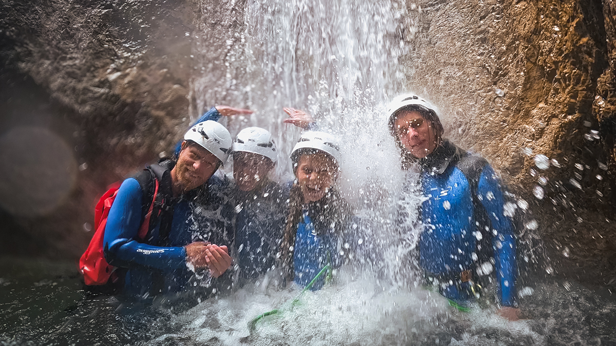 Wasserfall Abenteuer in Salzburg, ideal für Familien.